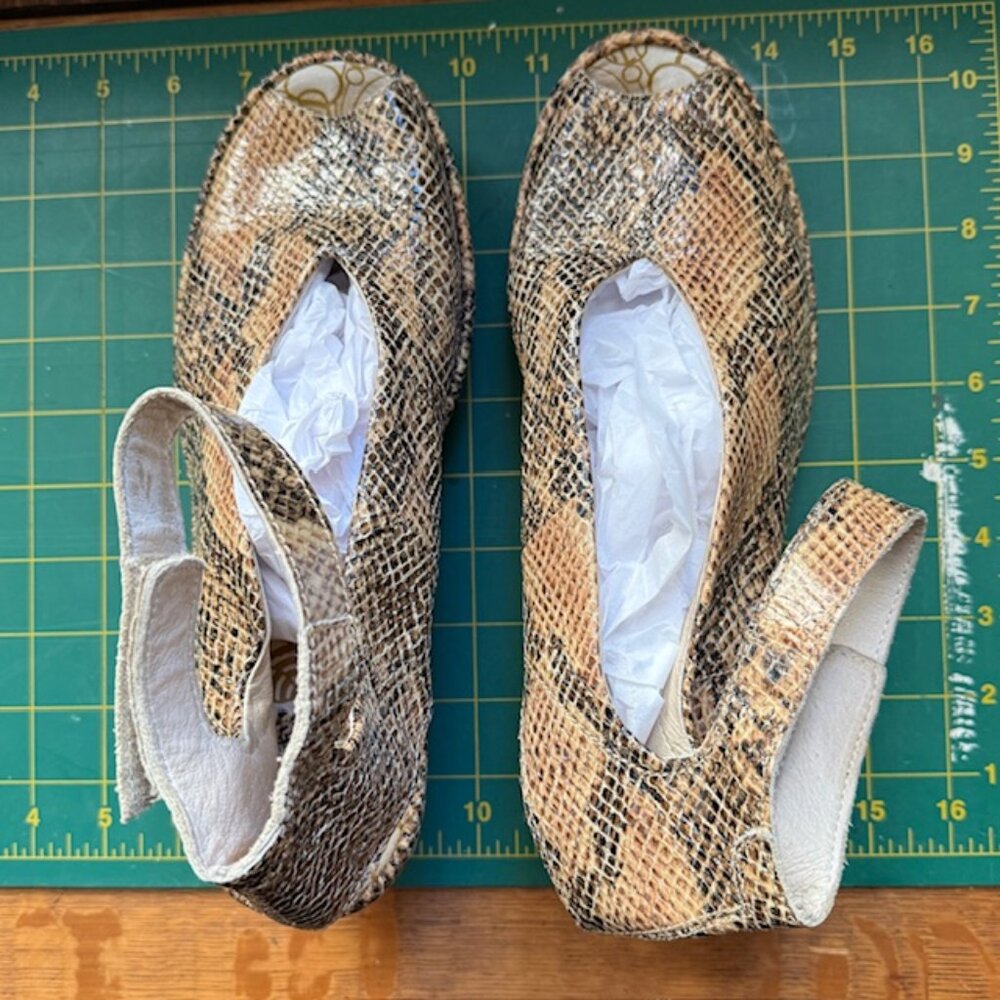 Fly London Yala 39 Snakeskin Print Brown/Tan Ankle Strap Wedge Sandal Sz 8-8.5